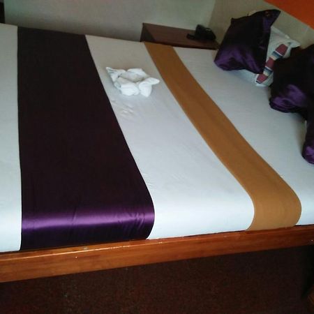 Hotel Q Deck Βομβάη Εξωτερικό φωτογραφία