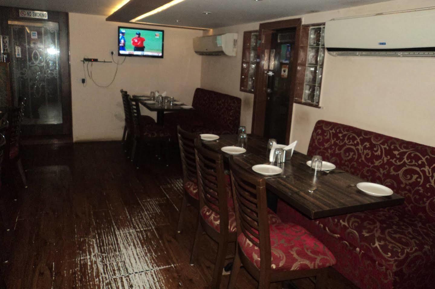 Hotel Q Deck Βομβάη Εξωτερικό φωτογραφία