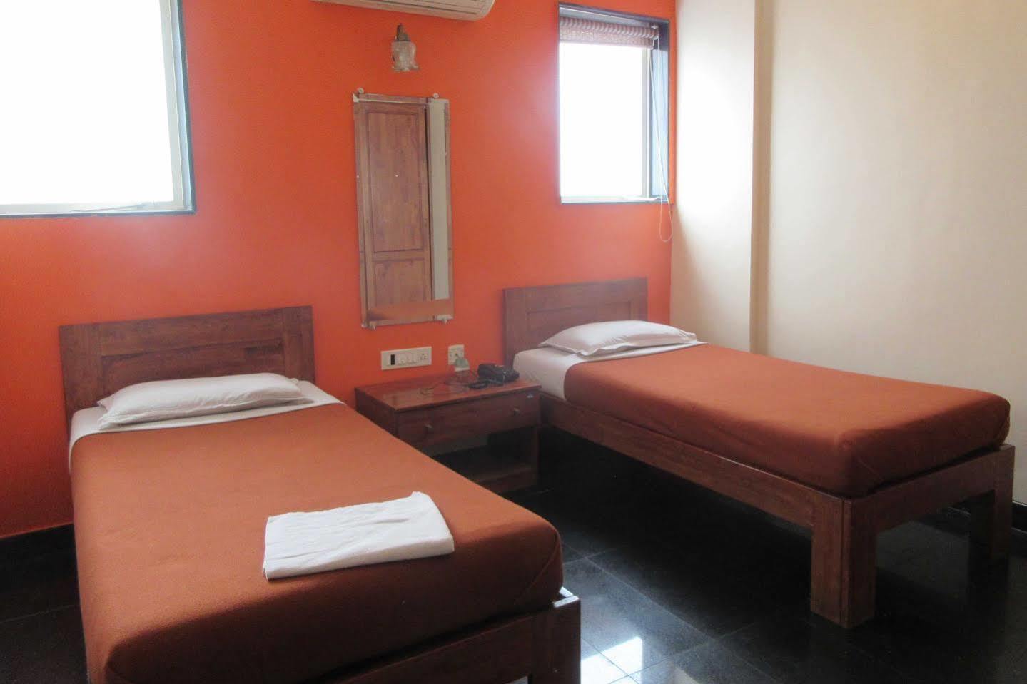 Hotel Q Deck Βομβάη Εξωτερικό φωτογραφία