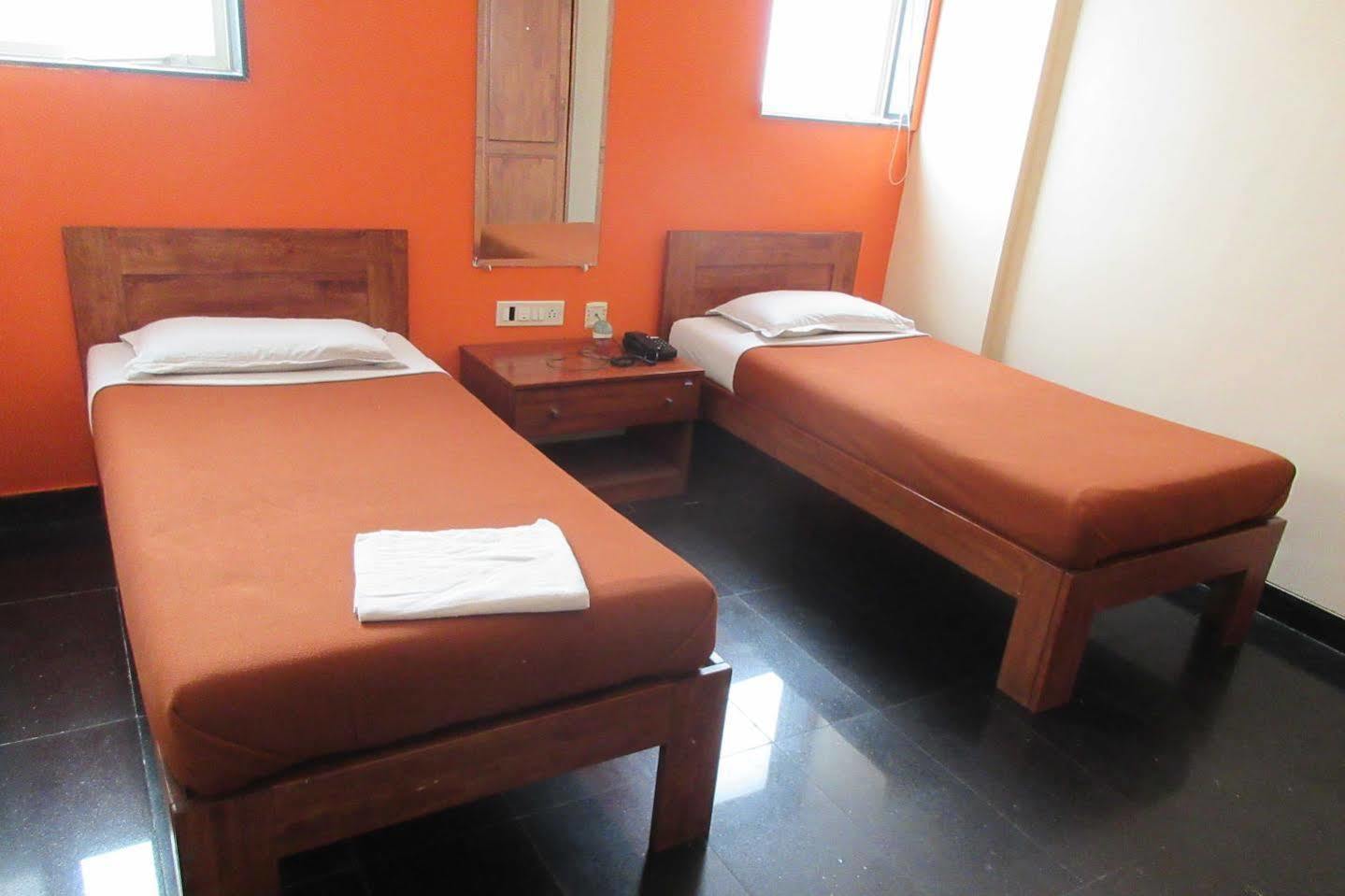 Hotel Q Deck Βομβάη Εξωτερικό φωτογραφία